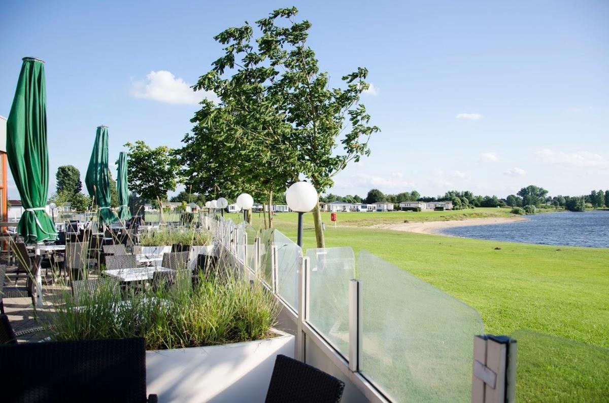 Luxe Chalet Direct Aan Het Water Met Strand Lith Exterior foto