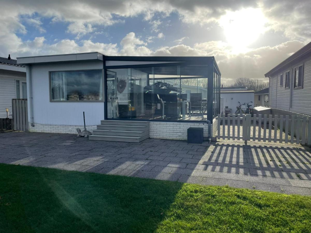Luxe Chalet Direct Aan Het Water Met Strand Lith Exterior foto